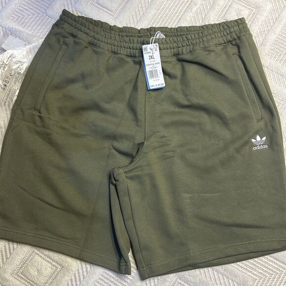 ADIDAS - Essential Shorts in Olive - Picture 3 of 4